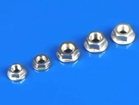 Đai ốc liền nong
